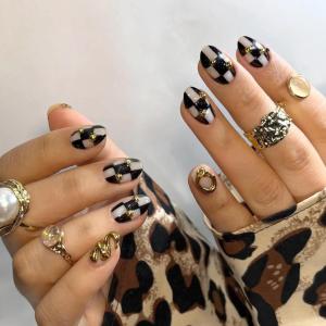 imageBABALAL Press on Nails Short Square Fake Nails Brown Emerald Green Glue ons Tortoise Design Glossy Full Cover False Nails 24Pcsbnw115